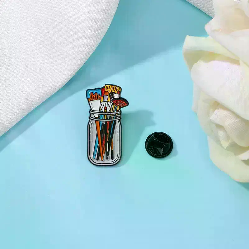 فرشاة طلاء في وعاء شفاف، دبوس  - مراجعة Paint Brush وسعره